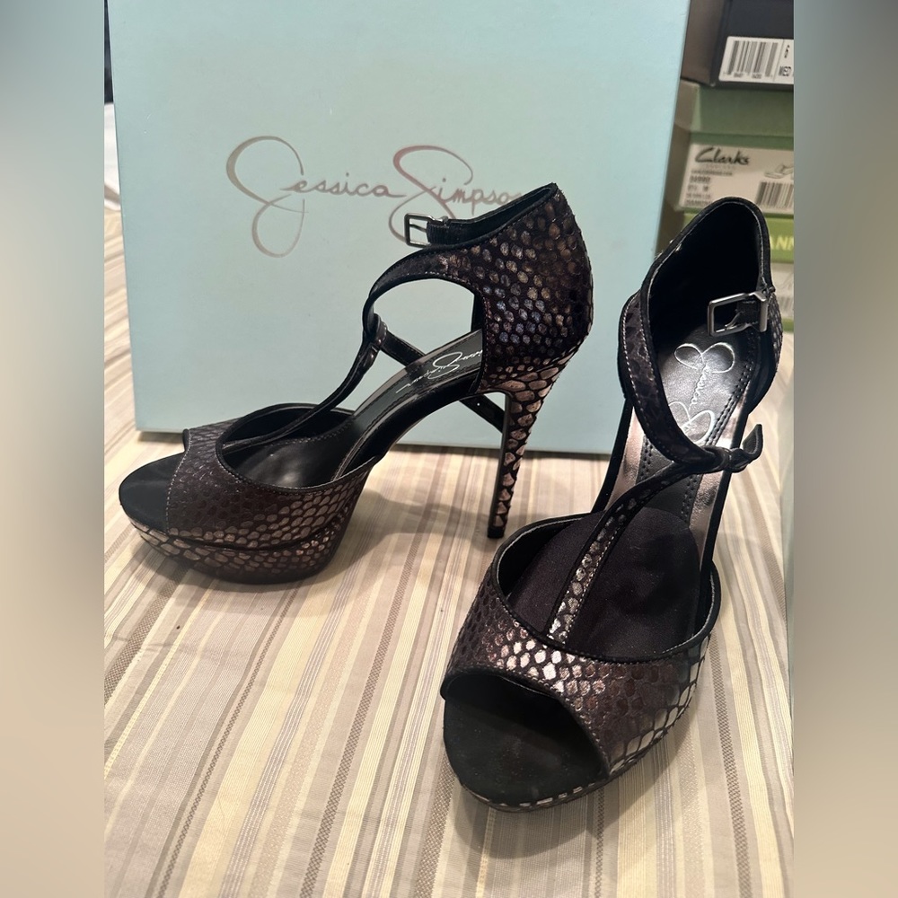 Super Sexy Jessica Simpson Heels